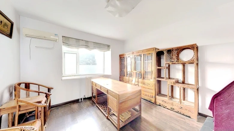 Yi Zhong Gaoshan - View 2