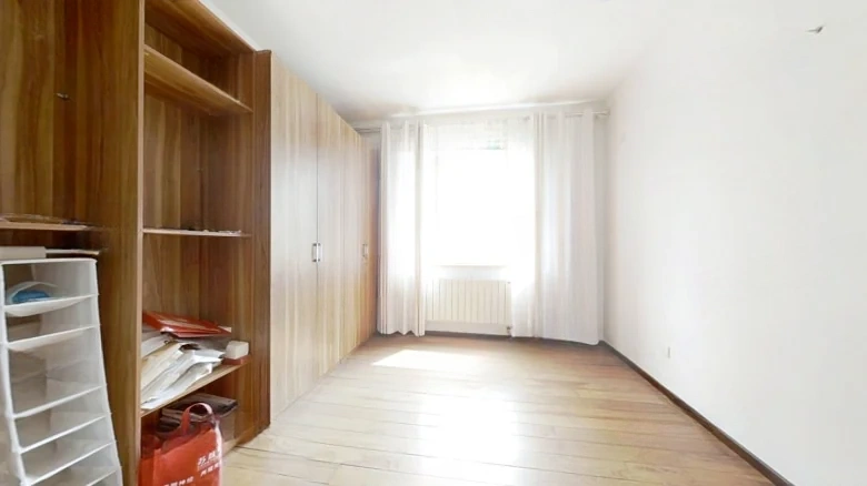 Silver Rich Garden - View 2