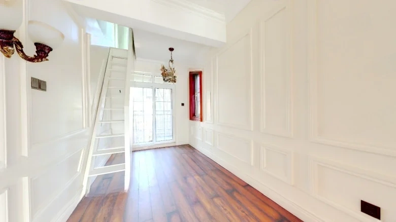 Lake Dragon Splendid Wave Coastline - View 4