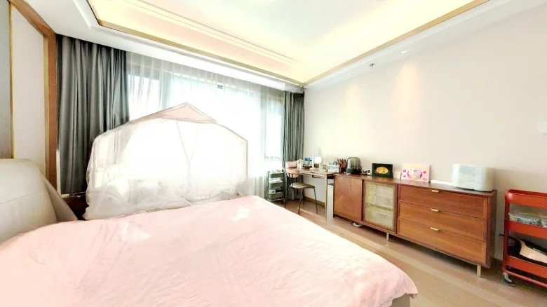 Longhu Ban Yue Tai - View 2