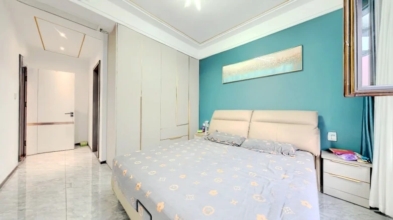 Hampshire Palace - View 2