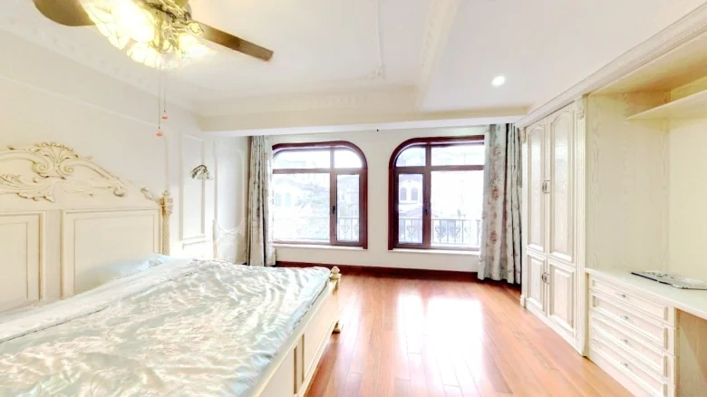 Country Garden Mansion Park - View 2