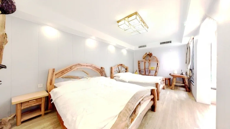 Northeast Street - View 15