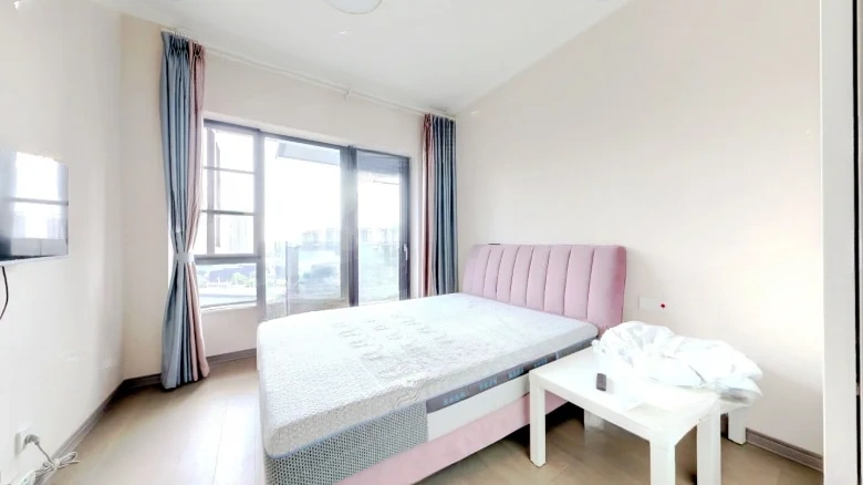 Lake View Eco City Cloud Mirror - View 3