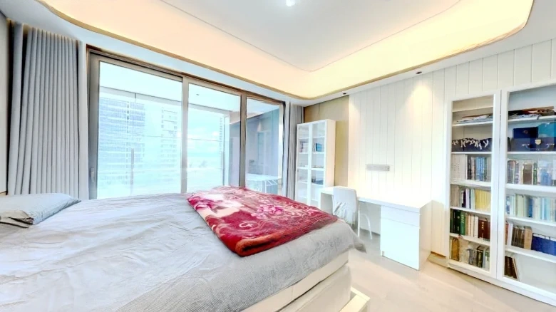 Mountain Bay 8 - View 4