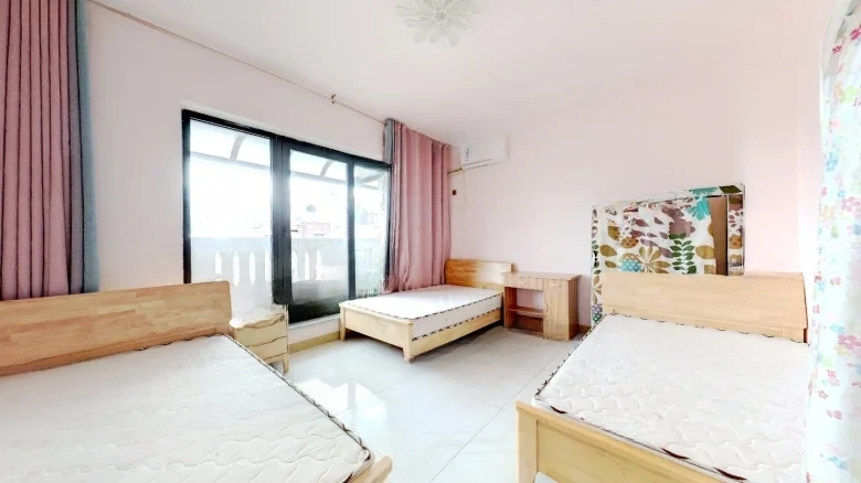 Poly Real Roland Sea Coast - View 8