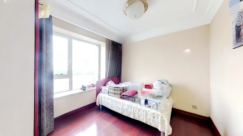 Crescent Estate Royale - View 2