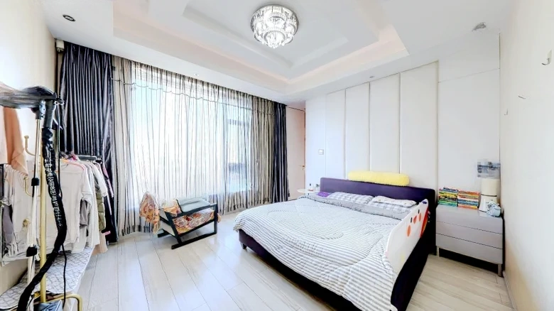 Sky-Piercing Rock - View 4