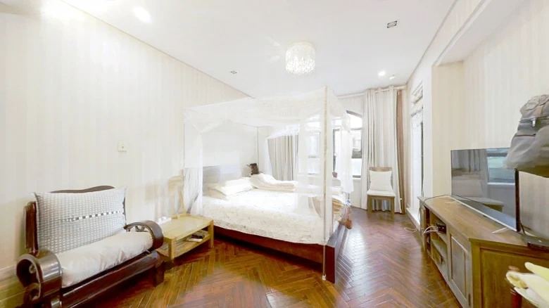 Golden River Celebrity Family Estate - View 2