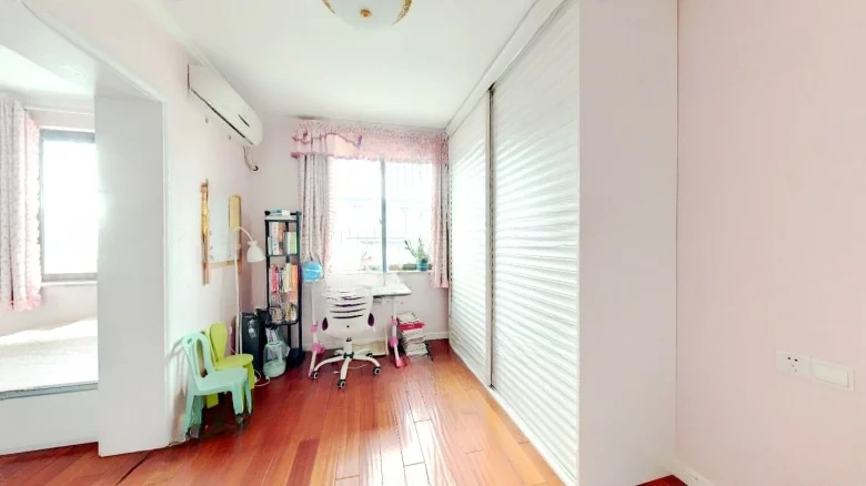 Kuanglu Road - View 4