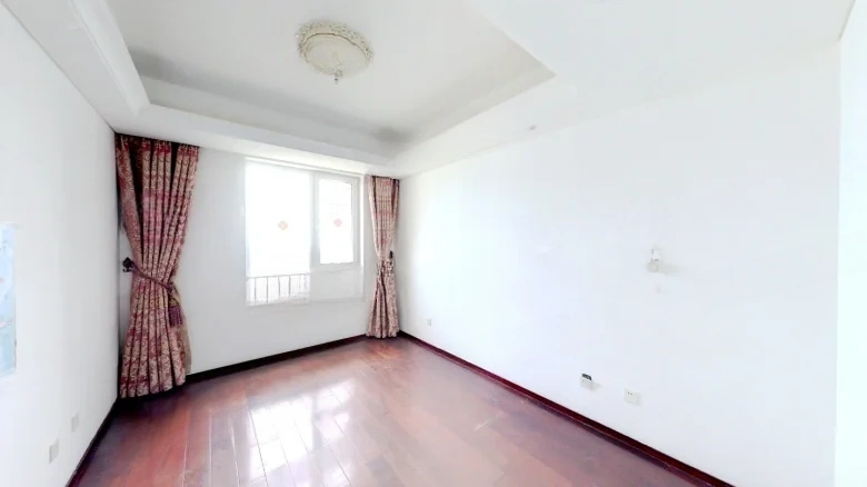 May Island Gold Coast - View 2