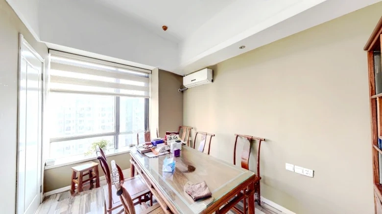 Guhe Gold Street - View 2