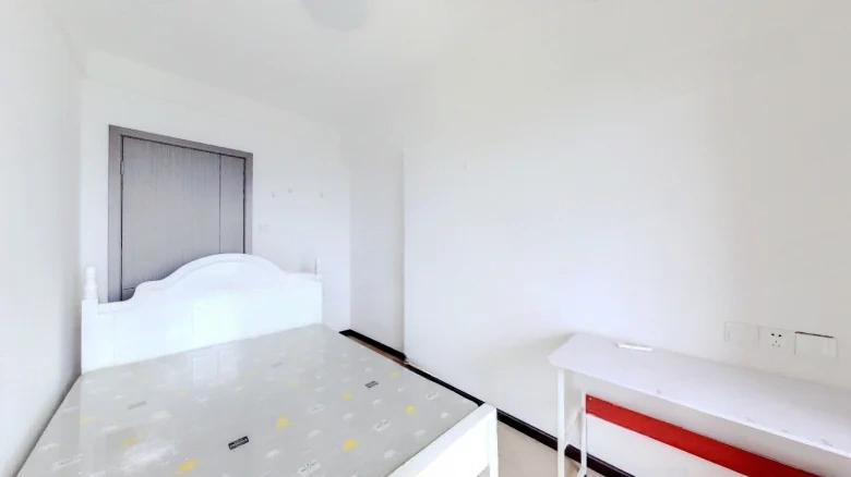 Crowd's Peaceful Seas Bay - View 7