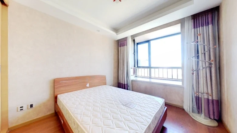 Lushang Shoufu碧桂園 It seems there might have been an additional term - View 2