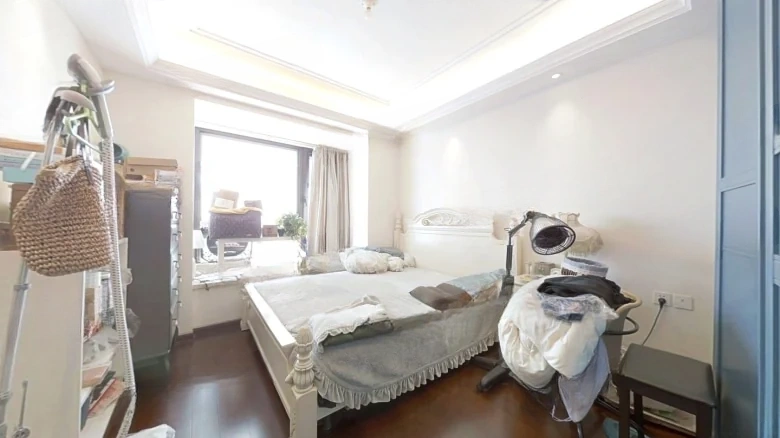 Lemon Waterfront Spring Plaza - View 3