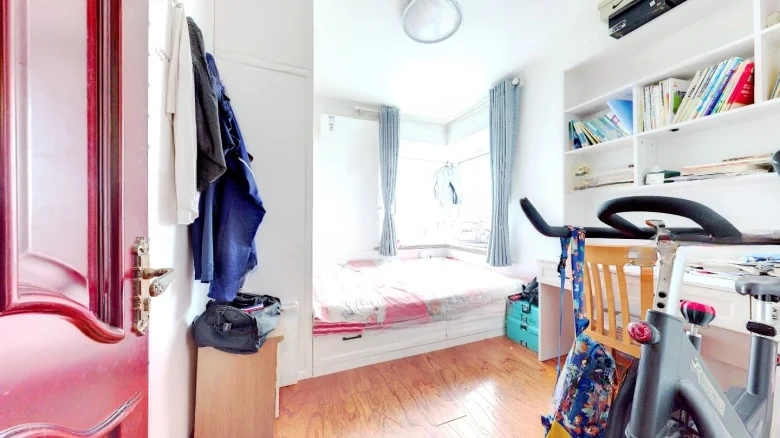 Poly Lily Garden - View 3