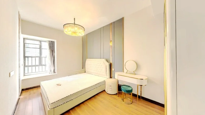 Poly Property Heartwhisper - View 5