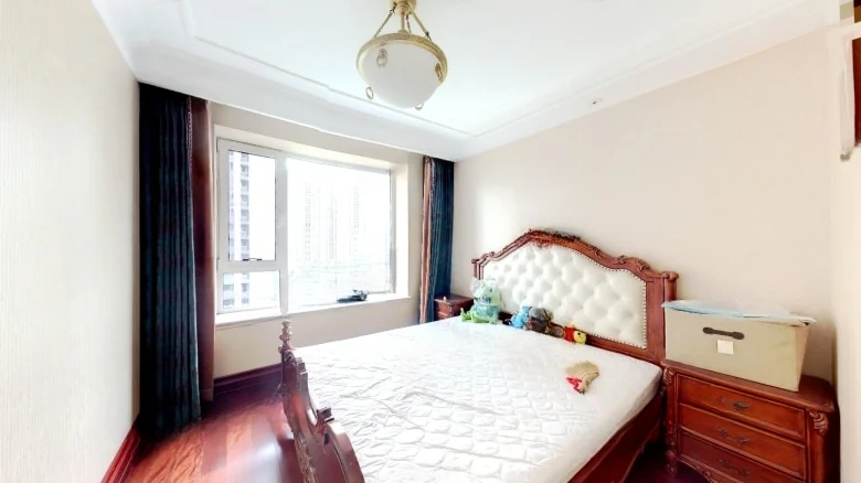 Crescent Estate Royale - View 3