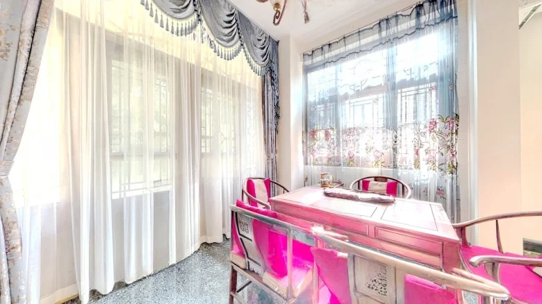 Jinxiu Fragrant River Garden Tulip Garden - View 4