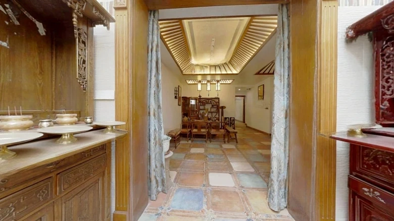 Golden Land Platinum Joy - View 3