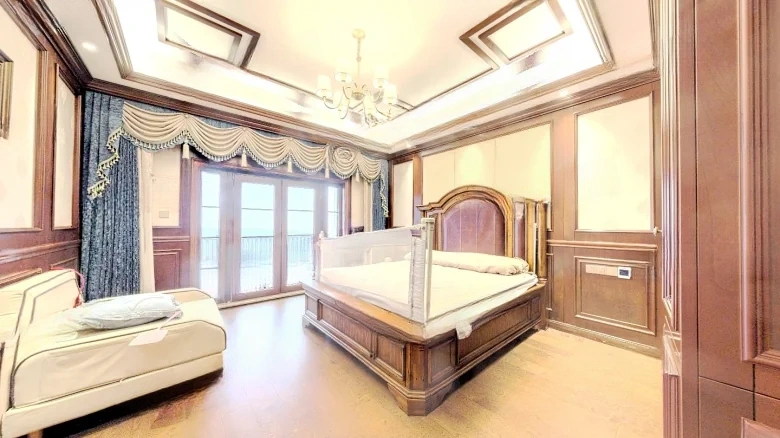 Schönbrunn Imperial Crown Garden - View 2