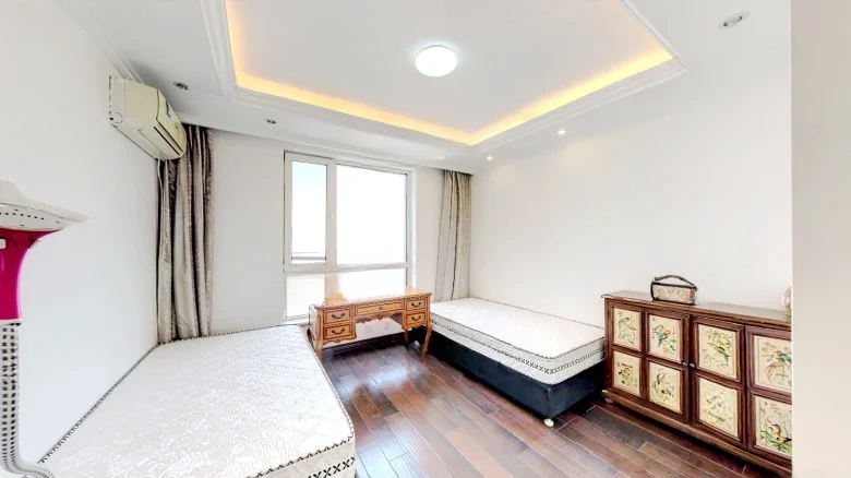 Golden Land Evergreen Bay - View 2