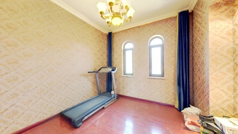 Cambridge Manor - View 5