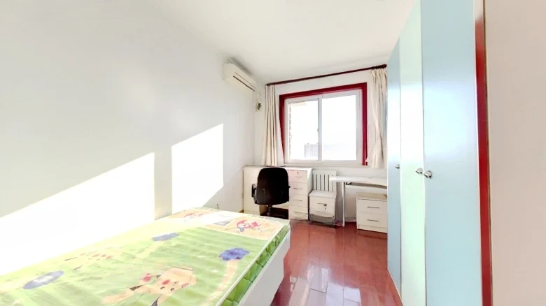 Construction Home Garden - View 3