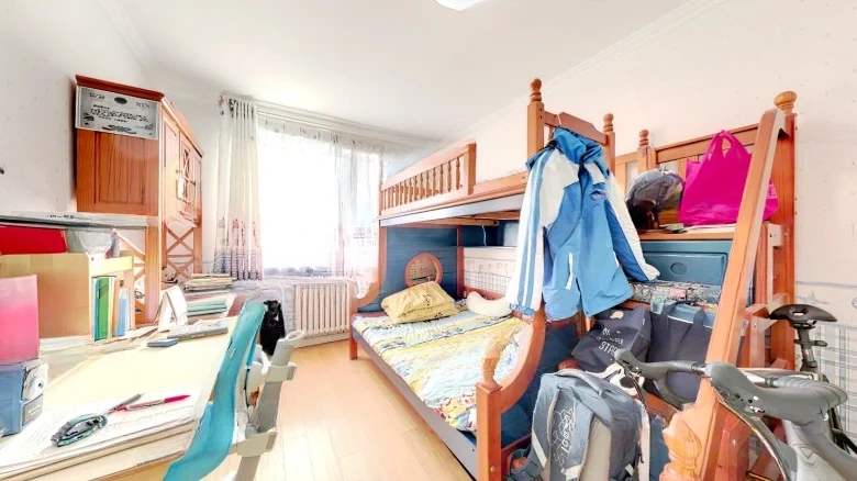 Left Bank Style - View 2