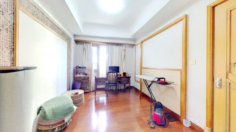 Jade Embroidered Fragrant River Garden Waterfront Mansion - View 2