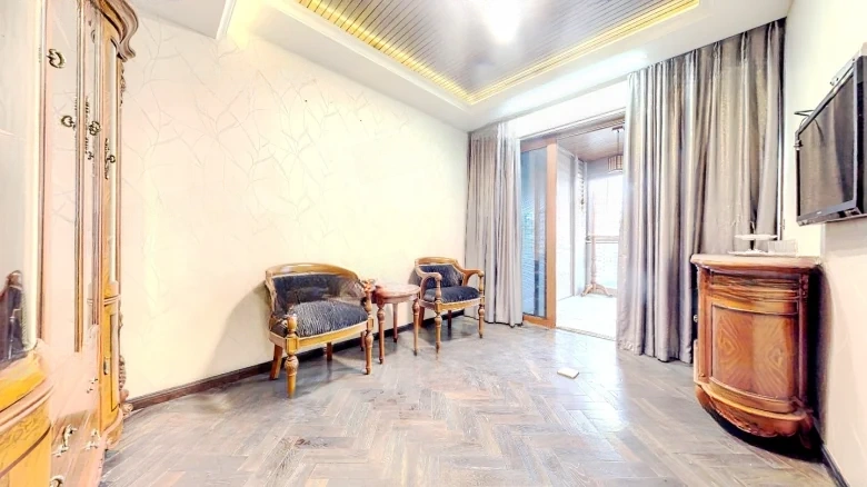 Central Mansion - View 2