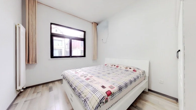 Poly Real Roland Sea Bay - View 1