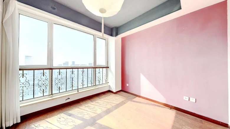 Hua Wo Tower - View 2