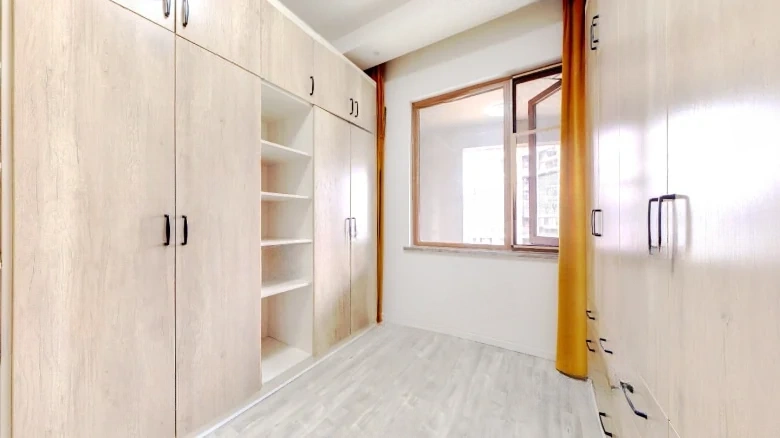 Lushan International Cloud Bank Shorelight - View 3