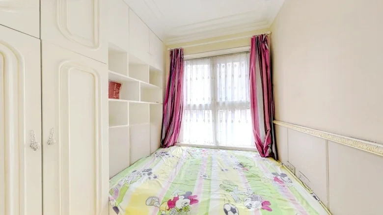 Poly Center - View 3