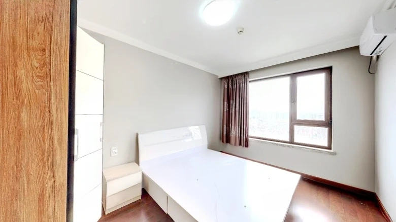 Rising Splendor Brocade Hall - View 2