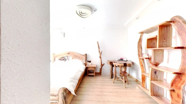 Northeast Street - View 7