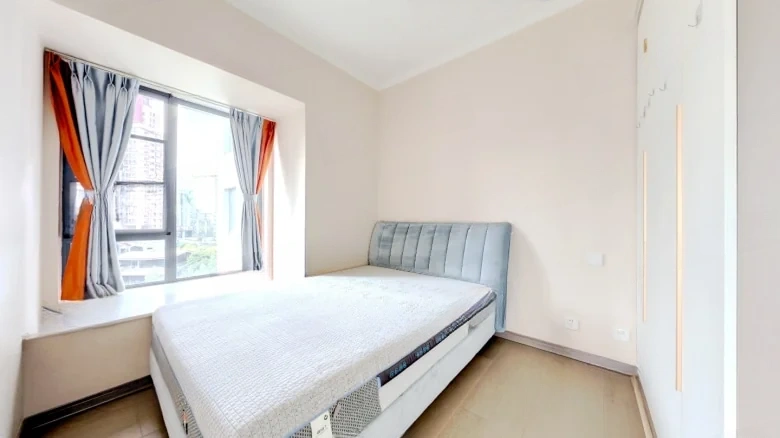 Lake View Eco City Cloud Mirror - View 2