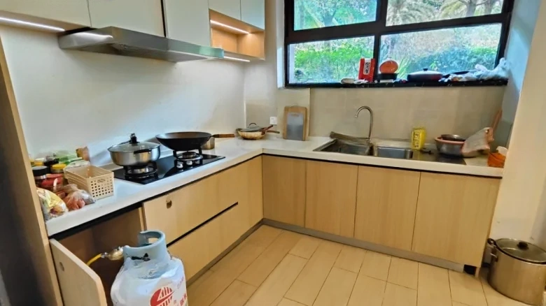 Sanya Courtyard - View 15