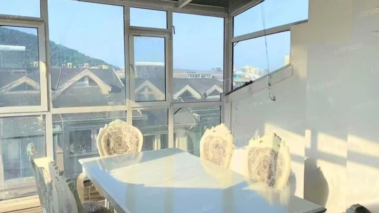 Outer Sea Butterfly Spring Mansion - View 10