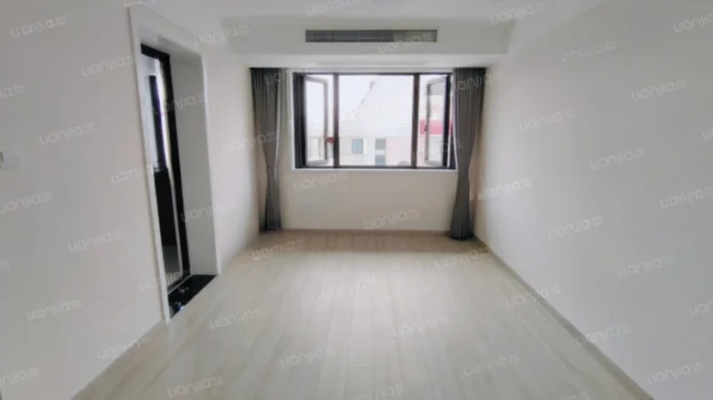 Gold Lion Apartments - View 5