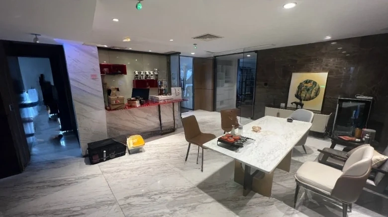 Cloud Sky Mansion - View 2