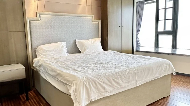 Hongzhou香榭 Left Bank或者更常见的表达方式是Hongzhou Xiangshe Left Bank，其中 - View 2