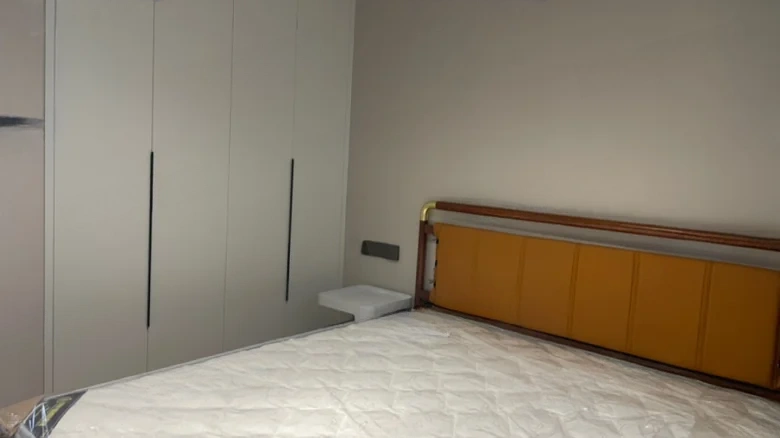 Horizontal Slit Embroidery Garden - View 4