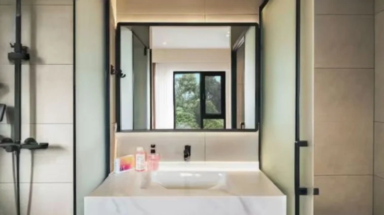 Kunming Dianchi Golf Club - View 18