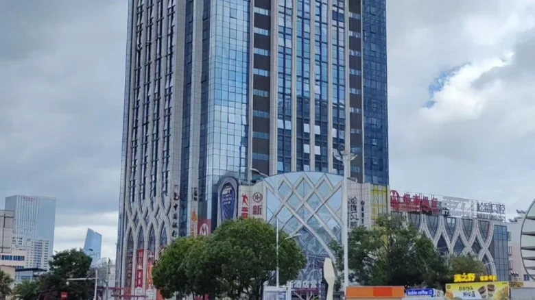 Blue Light Kunlun Center - View 12