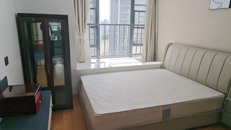 Cloud and Center - View 4