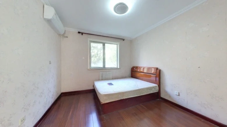 Poly Western Hills Forest Language - View 2