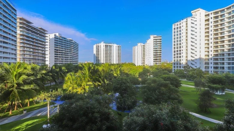 Artistic Hibiscus Court - View 15