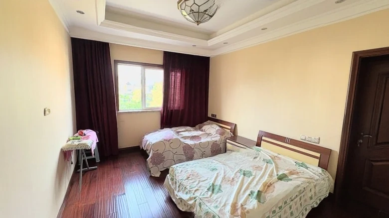 Island Villa Garden - View 5